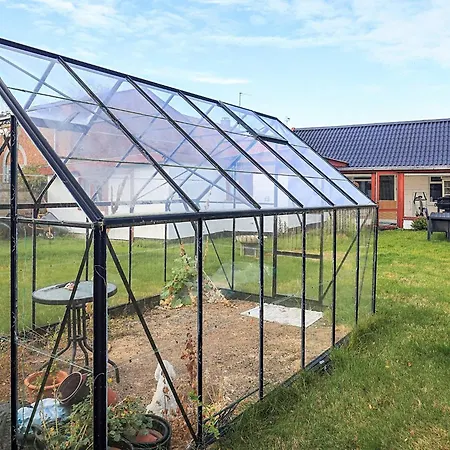 6 Person In * Gedser