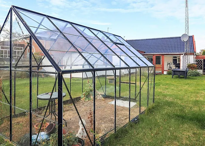 6 Person In * Gedser